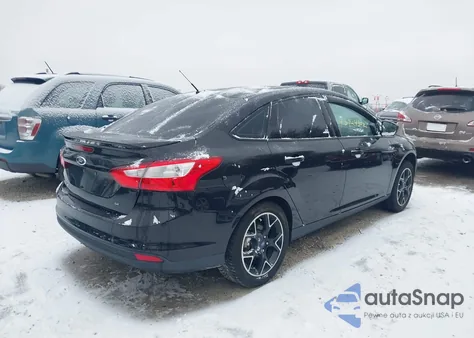 2012 Ford Focus Se z USA, uszkodzony, nr VIN 1FAHP3F2XCL326745